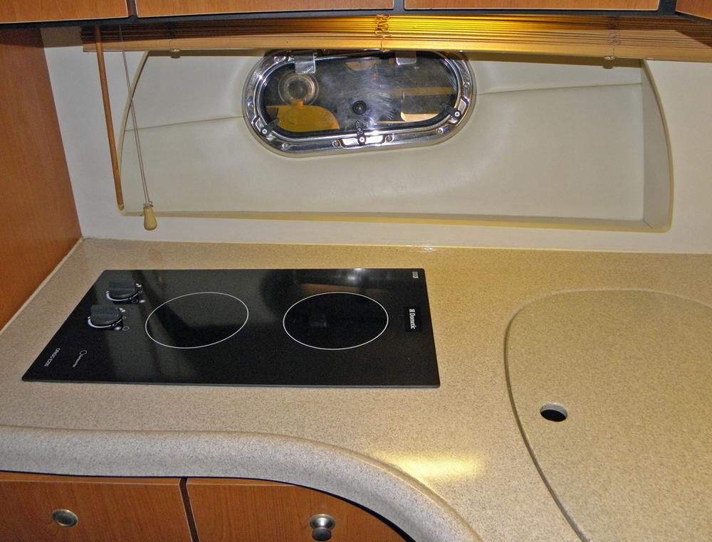 Saloon, Accommodation